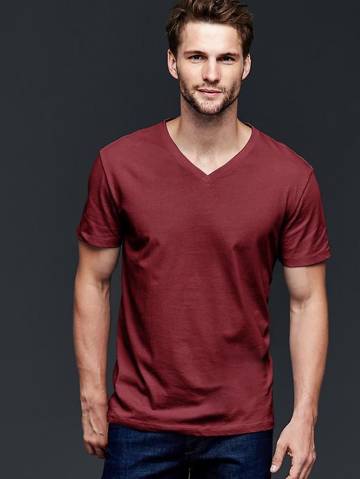 Gap Essential V Neck T Shirt - Dark Claret