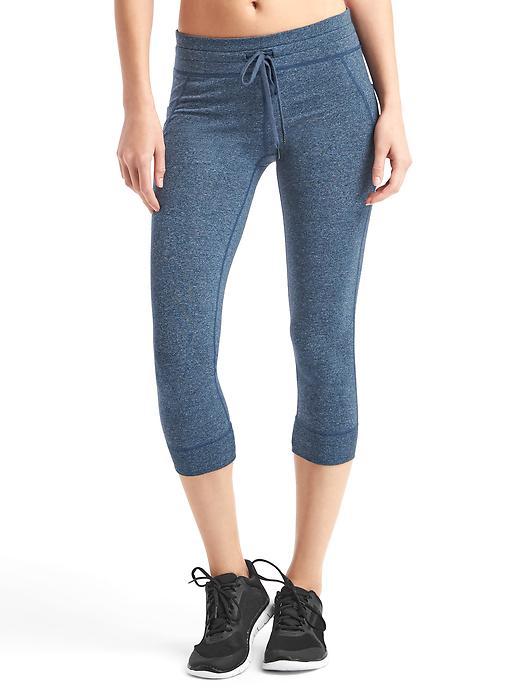 Gap Women Gfast Performance Cotton Hybrid Capris - Indigo Heather