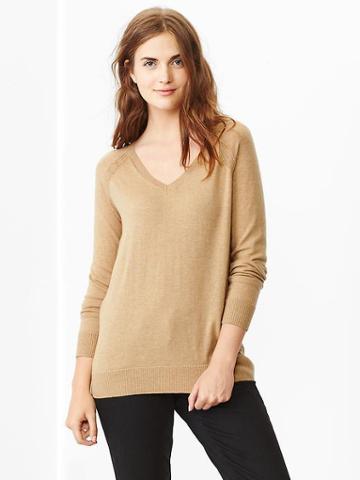 Gap Women Eversoft V Neck Sweater - Novelty Cashew Crunch