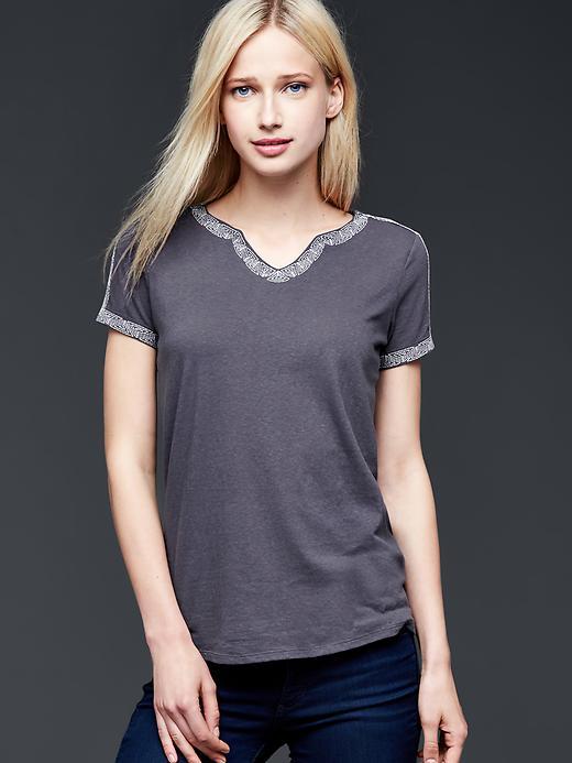 Gap Women Embroidered Linen Tee - Spring Night