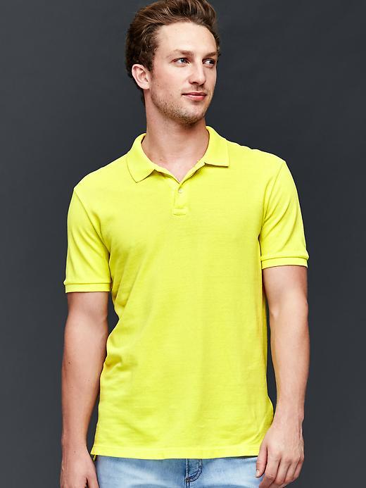 Gap Men Solid Pique Polo - Vibrating Yellow