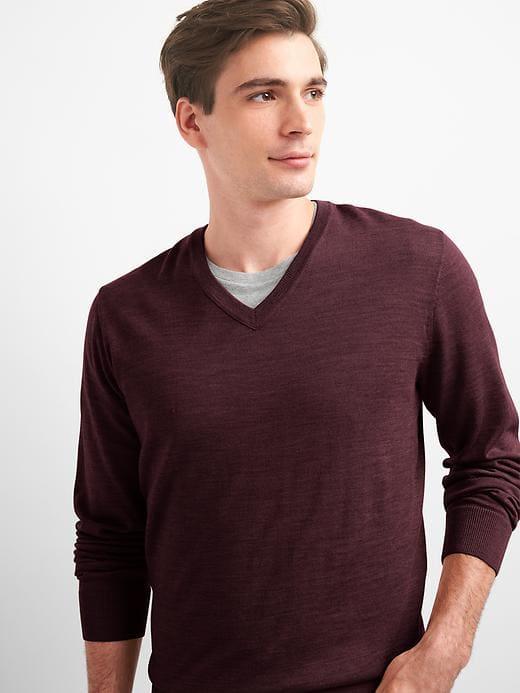 Gap Men Merino Wool V Neck Sweater - Burgundy Heather
