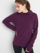 Gap Women Gapfit Primaloft Fleece Pullover - Chic Plum