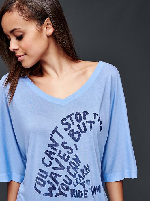 Gap Women Text Wave Graphic Dolman Tee - Simply Blue