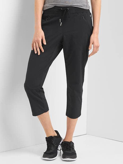 Gap Women Rec Tech Hiking Capris - Black