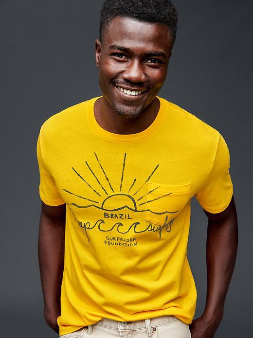 Gap Men Surfrider Sunrise Graphic T Shirt - Radiance
