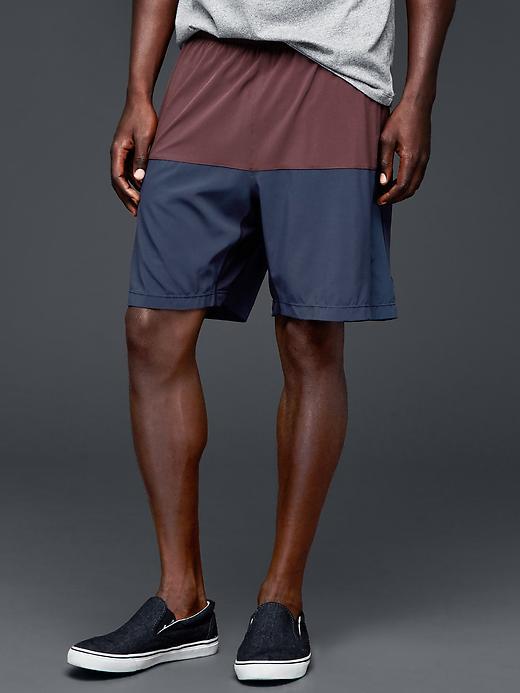 Gap Men Urban Active Colorblock Side Panel Shorts - Rich Eggplant