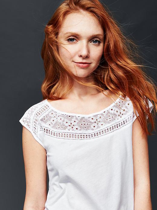 Gap Women Cap Sleeve Dainty Lace Top - White