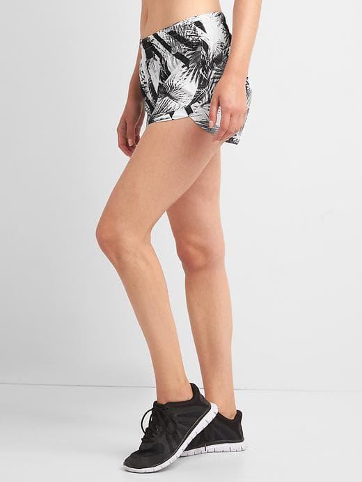 Gap Women Gsprint Shorts - Graphic Palms