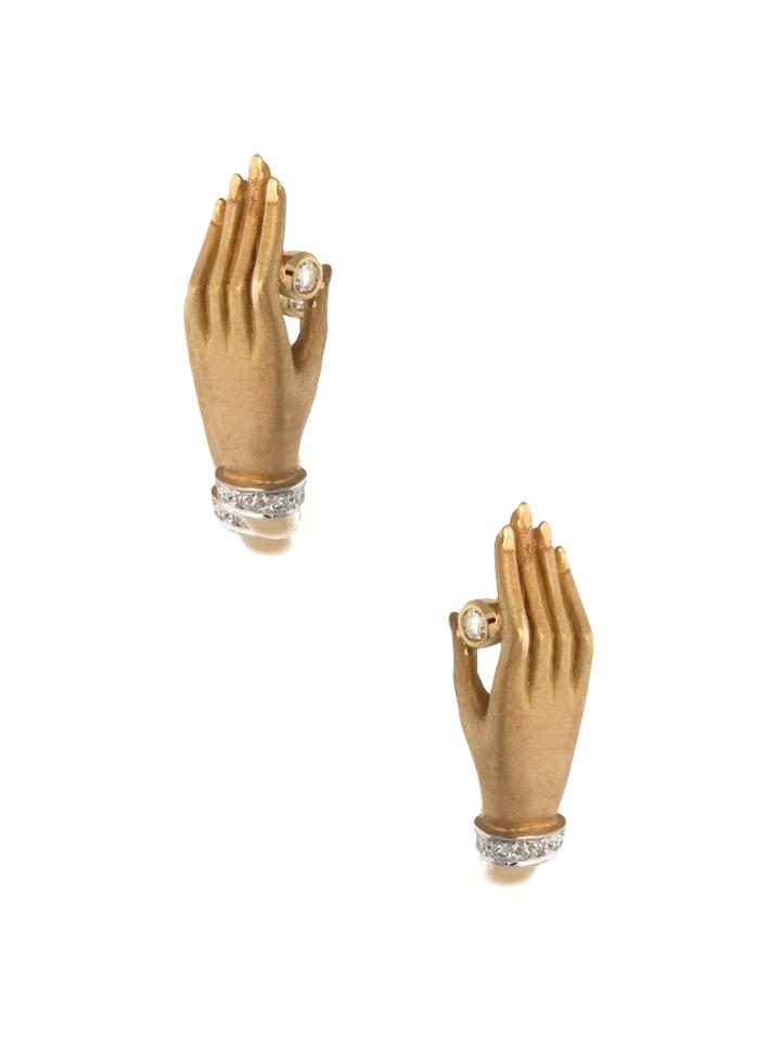 Carrera Y Carrera Hand Holding Diamond Earrings