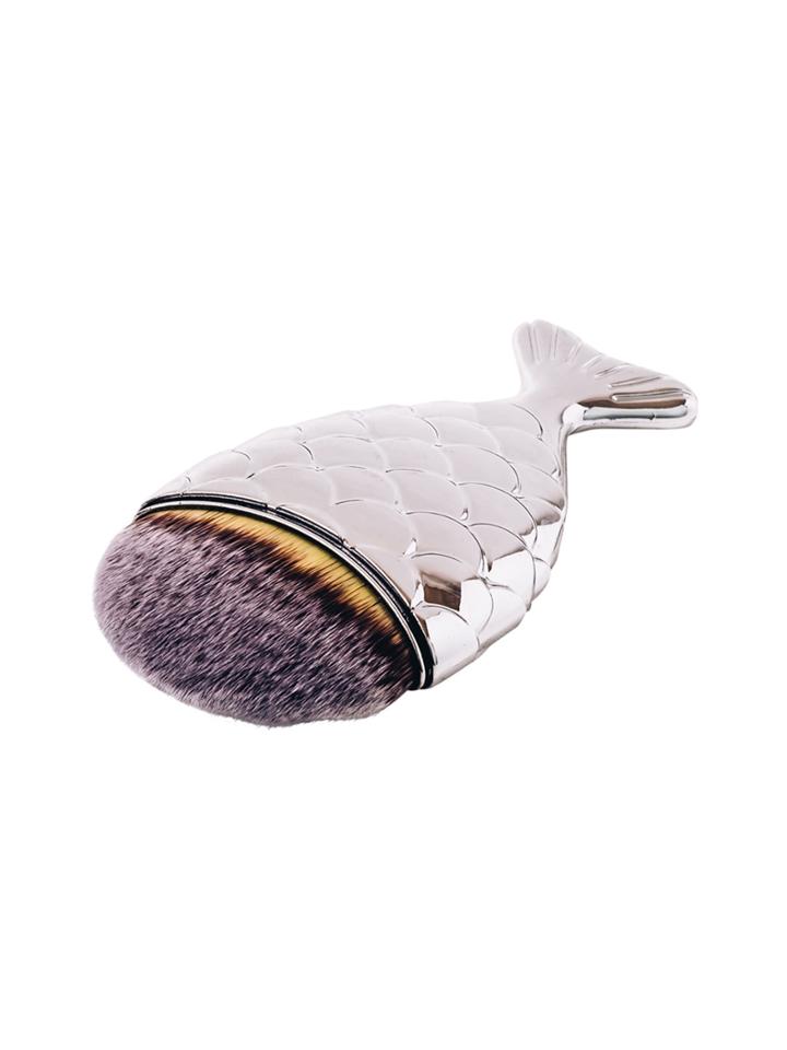 Zoe Ayla Luxurious Fish Style Foundation Brush - Silver