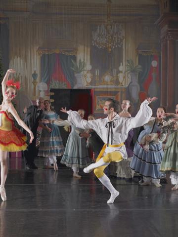 Jose Mateo Jos Mateo Ballet Theatre - The Nutcracker At The Majestic Theatre: 1 Mezzanine Seating