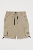 H & M - Relaxed Fit Cargo Shorts - Beige