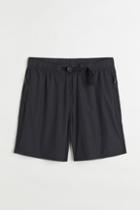 H & M - Relaxed Fit Belted Shorts - Black