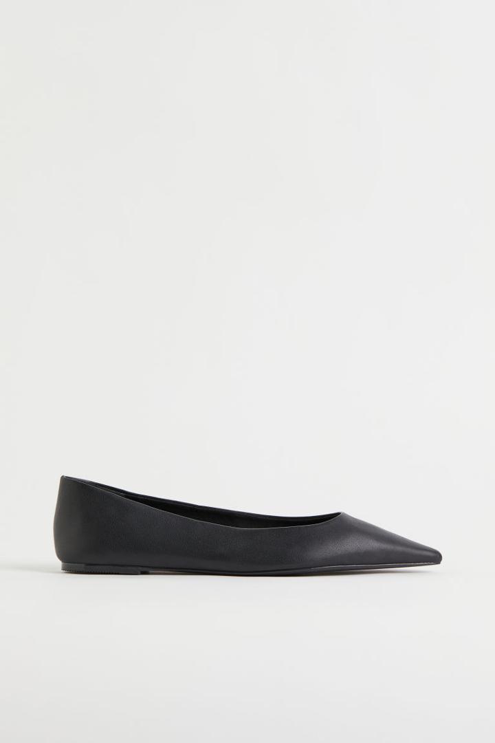 H & M - Pointed Flats - Black
