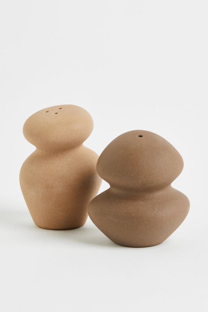H & M - Ceramic Salt And Pepper Set - Beige