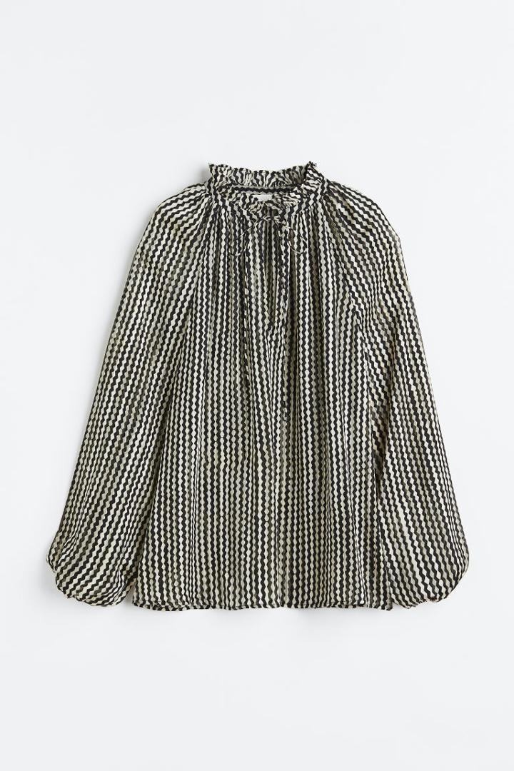 H & M - Ruffle-trimmed Crped Blouse - Black