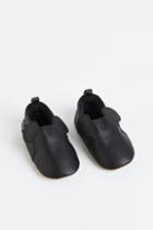 H & M - Soft Appliqud Slippers - Black