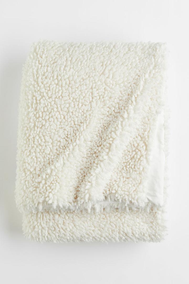H & M - Plush Fleece Throw - Beige
