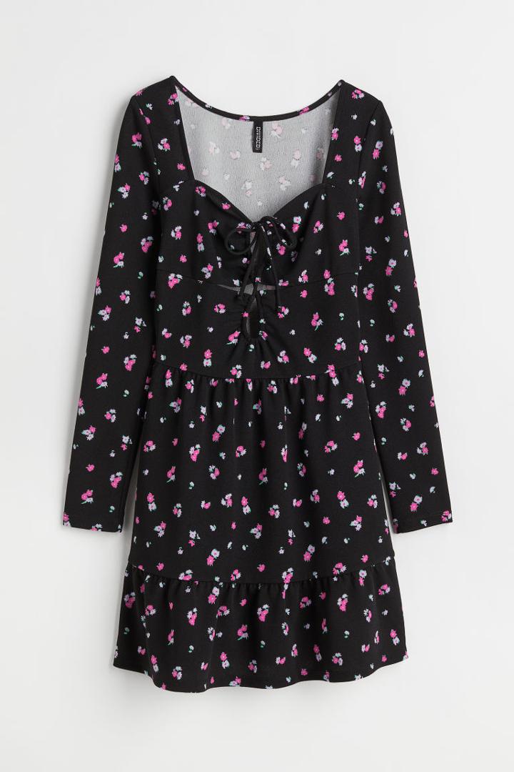 H & M - Crped Dress With Lacing - Black