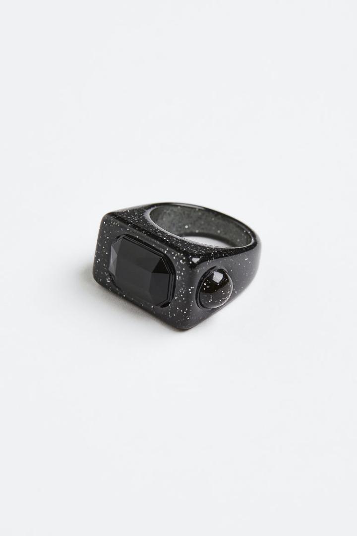 H & M - Plastic Signet Ring - Black