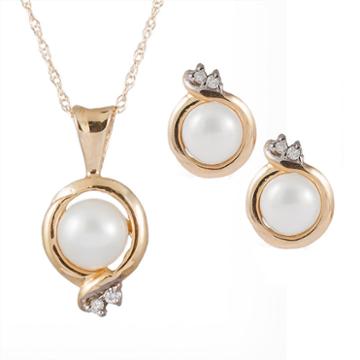 Splendid Pearls Womens 2-pc. Diamond Accent Pearl 14k Gold Jewelry Set