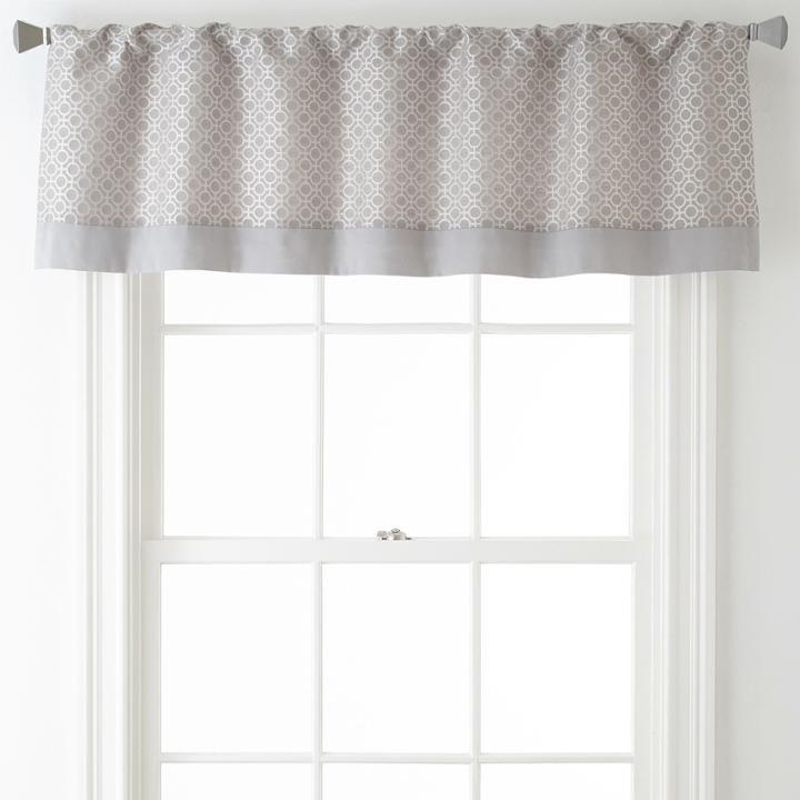Studio&trade; Radius Valance