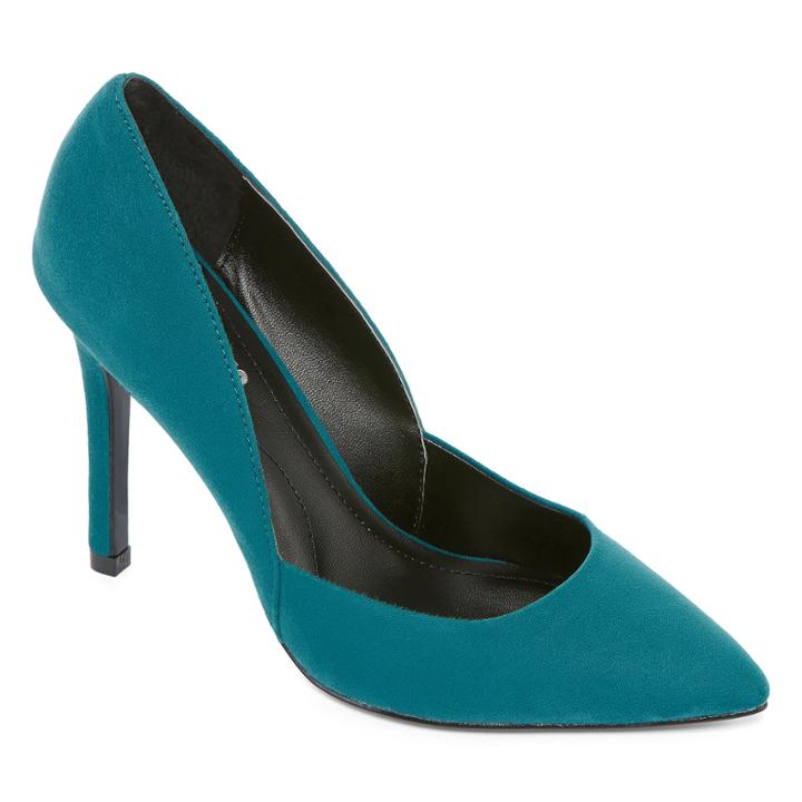 Style Charles Pierce Pointed-toe Pumps