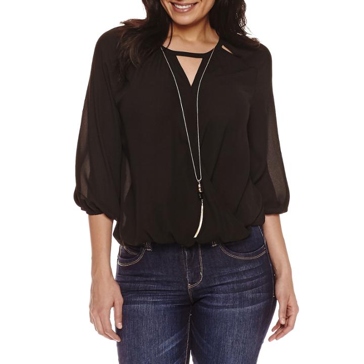 Bold Elements 3/4 Sleeve Necklace Top
