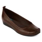 Yuu&trade; Imperial Ballet Flats