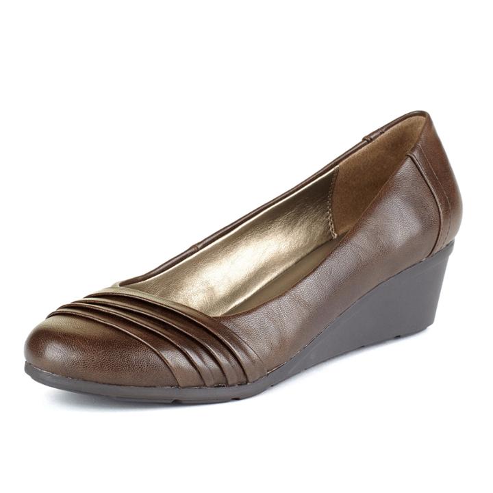 Andrew Gellar Sharis Wedge Dress Pumps