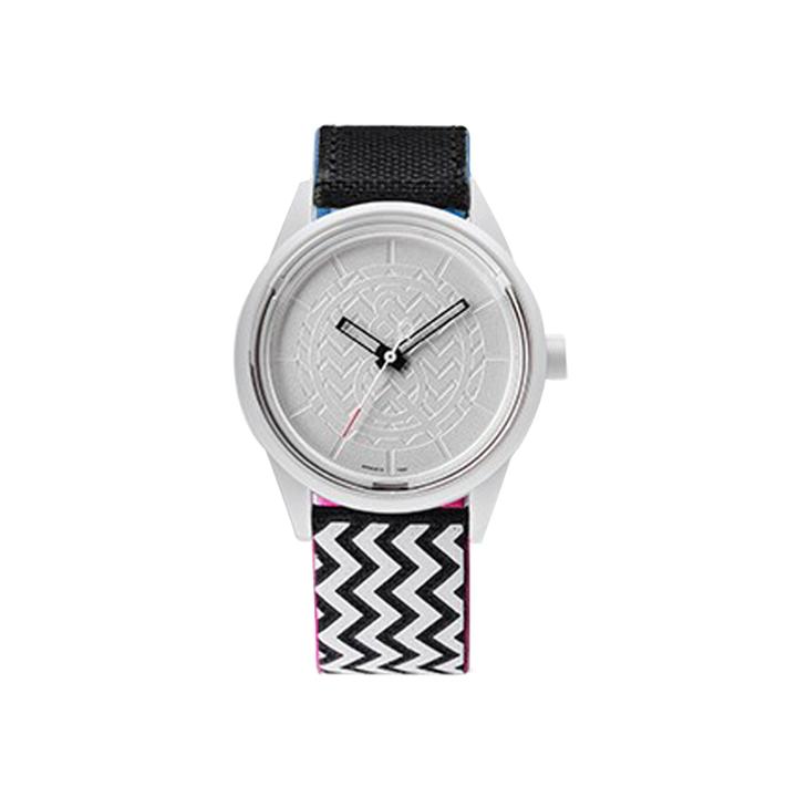 Q & Q Smilesolar White/black Zigzag Strap Watch