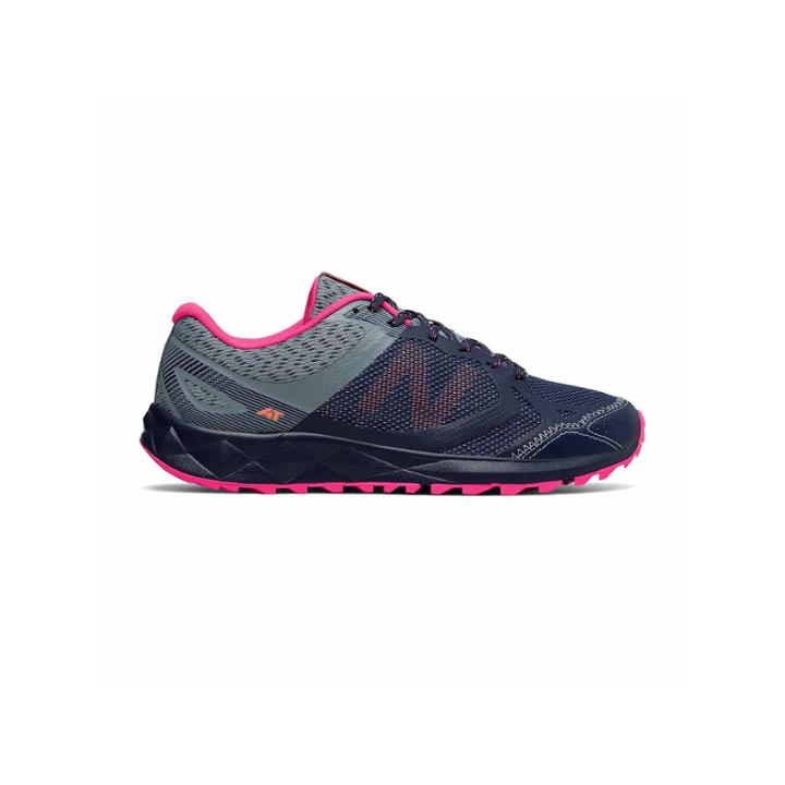 New Balance 590 Trail Womens Running Shoes