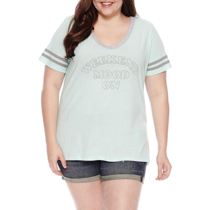 Hybrid Short Sleeve V Neck Graphic T-shirt