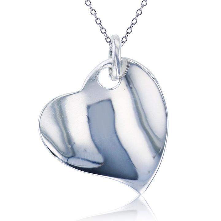 Womens Claddagh Pendant Necklace
