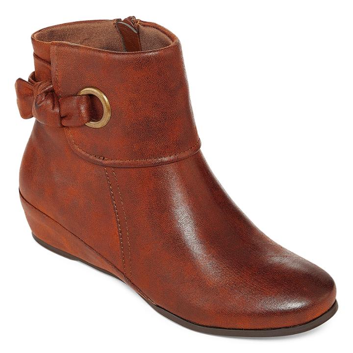 Yuu&trade; Saynie Wedge Ankle Booties