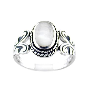 Mother-of-pearl Oval Ring