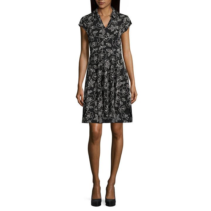 Robbie Bee Short Sleeve Floral Fit & Flare Dress-petite
