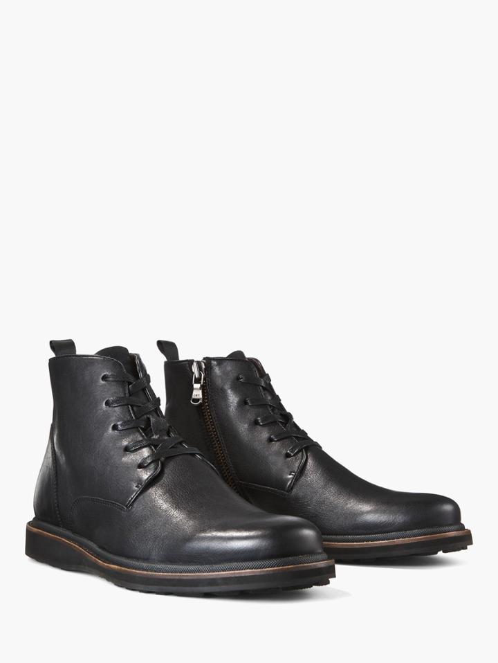 John Varvatos Brooklyn Lug Lace Boot Black Size: 7