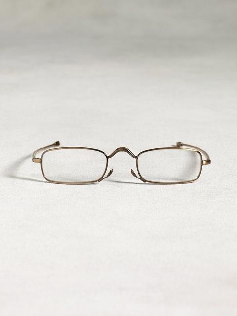 John Varvatos Gold Reader 1.0