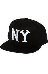 Starter Black Label:the Ny Black Yankees Snapback Hat In Black, Hats For Men