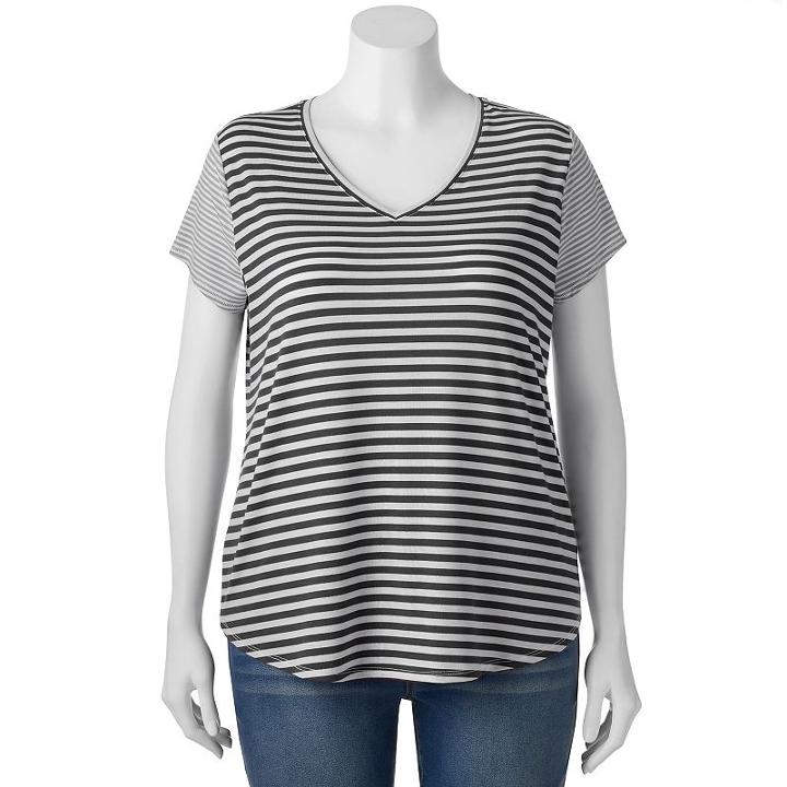 Juniors' Plus Size So&reg; Striped V-neck Tee, Girl's, Size: 1xl, Black