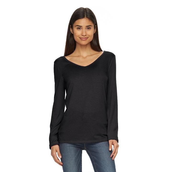 Juniors' So&reg; Perfectly Soft Vented V-neck Tee, Girl's, Size: Medium, Black