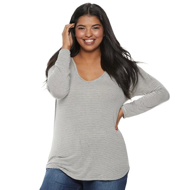 Juniors' Plus Size So&reg; Perfect V-neck Tee, Teens, Size: 1xl, Med Grey