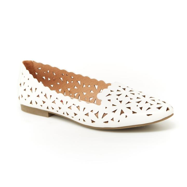 Unionbay Welcome Women's Perforated Loafer Flats, Size: 8.5, White