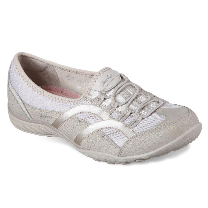 Skechers Relaxed Fit Breathe Easy Well Versed Women's Shoes, Size: 8 Wide, White