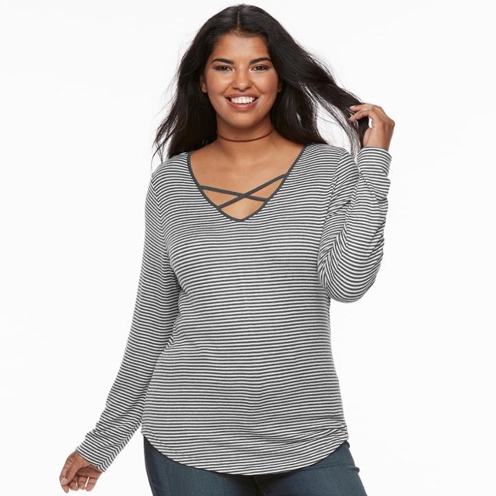 Juniors' Plus Size So&reg; Crisscross Top, Teens, Size: 2xl, Med Grey