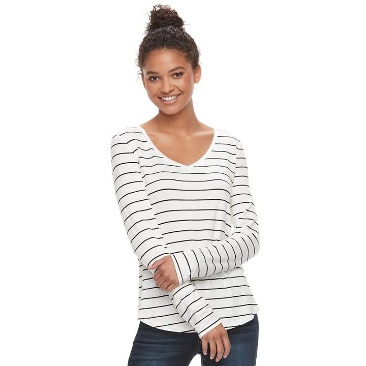 Juniors' So&reg; Perfect V-neck Tee, Teens, Size: Small, White