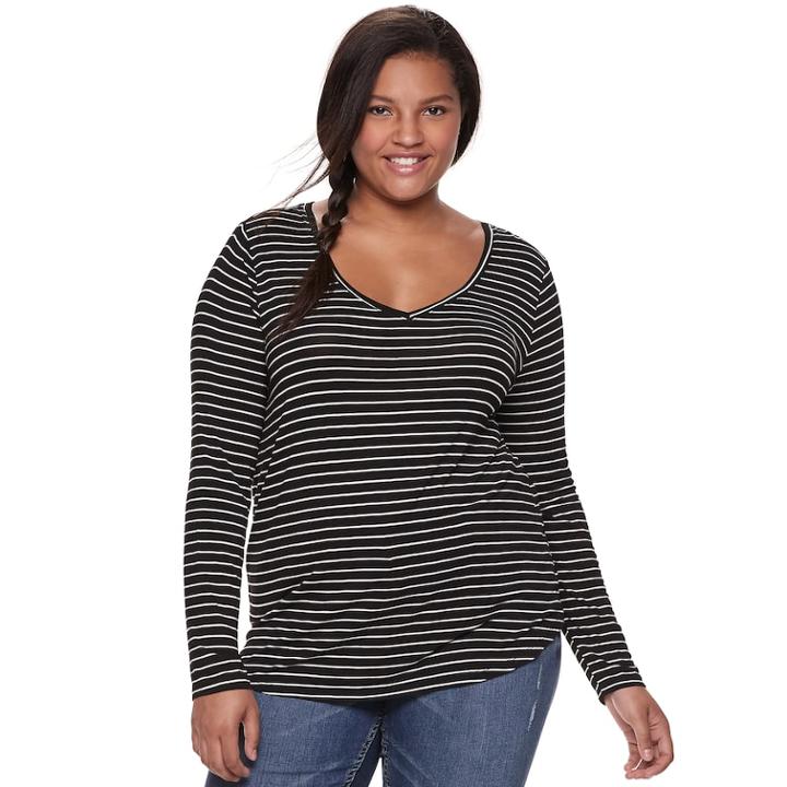 Juniors' Plus Size So&reg; Perfect V-neck Tee, Teens, Size: 2xl, Black