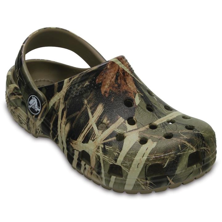 Crocs Classic Realtree Kids' Clogs, Kids Unisex, Size: 6 T, Med Beige